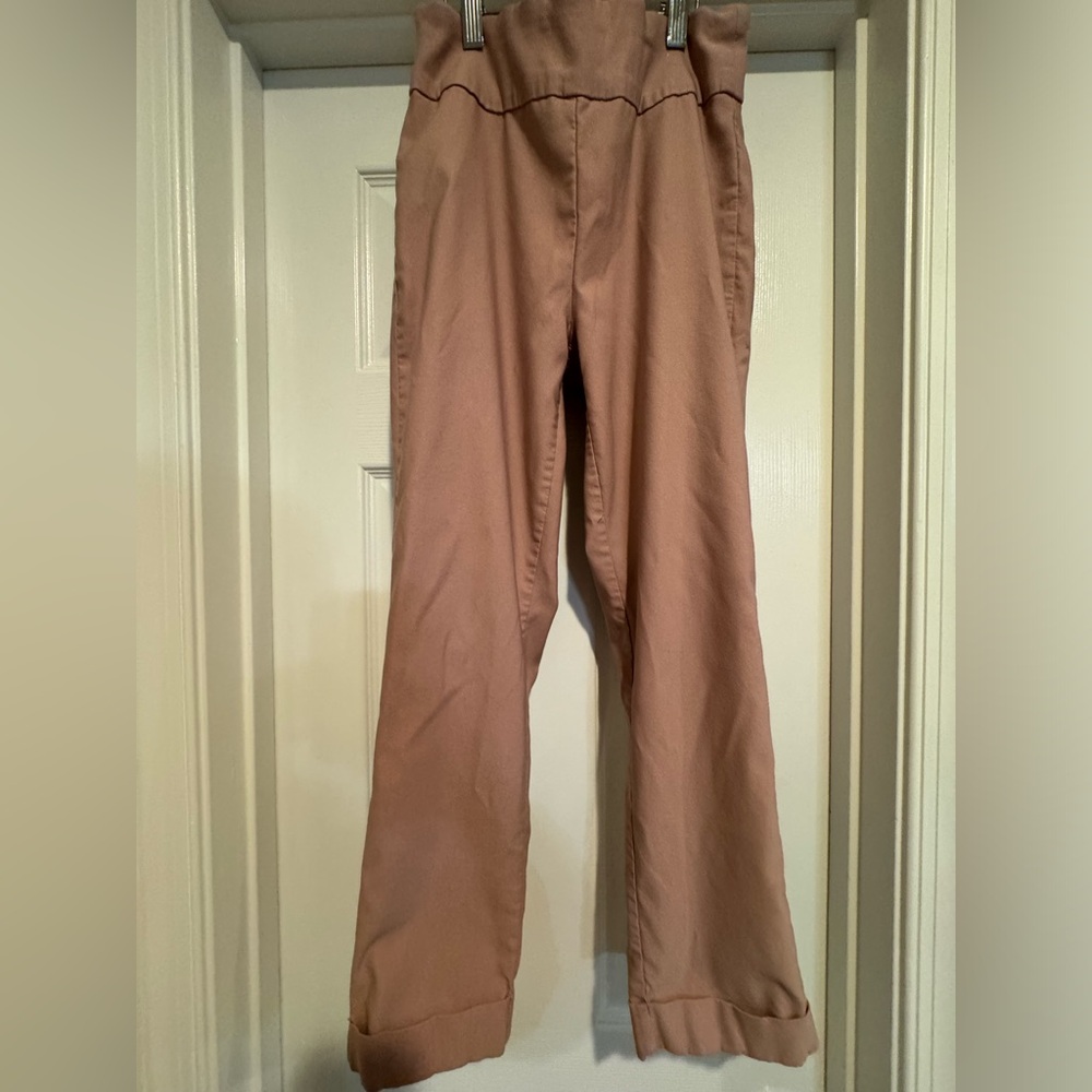 Tribal trousers in pink.